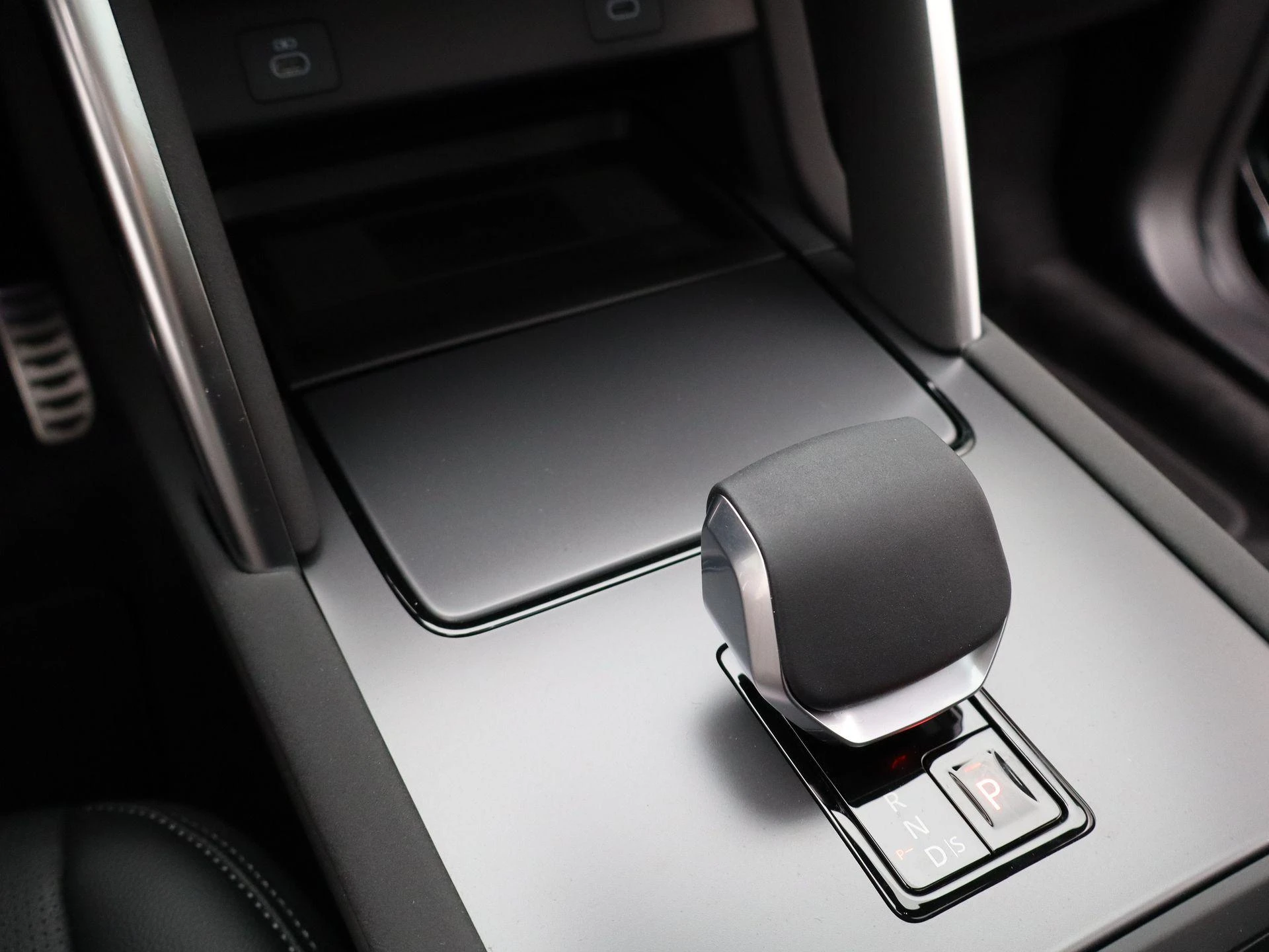 Land Rover-Discovery Sport-image-18
