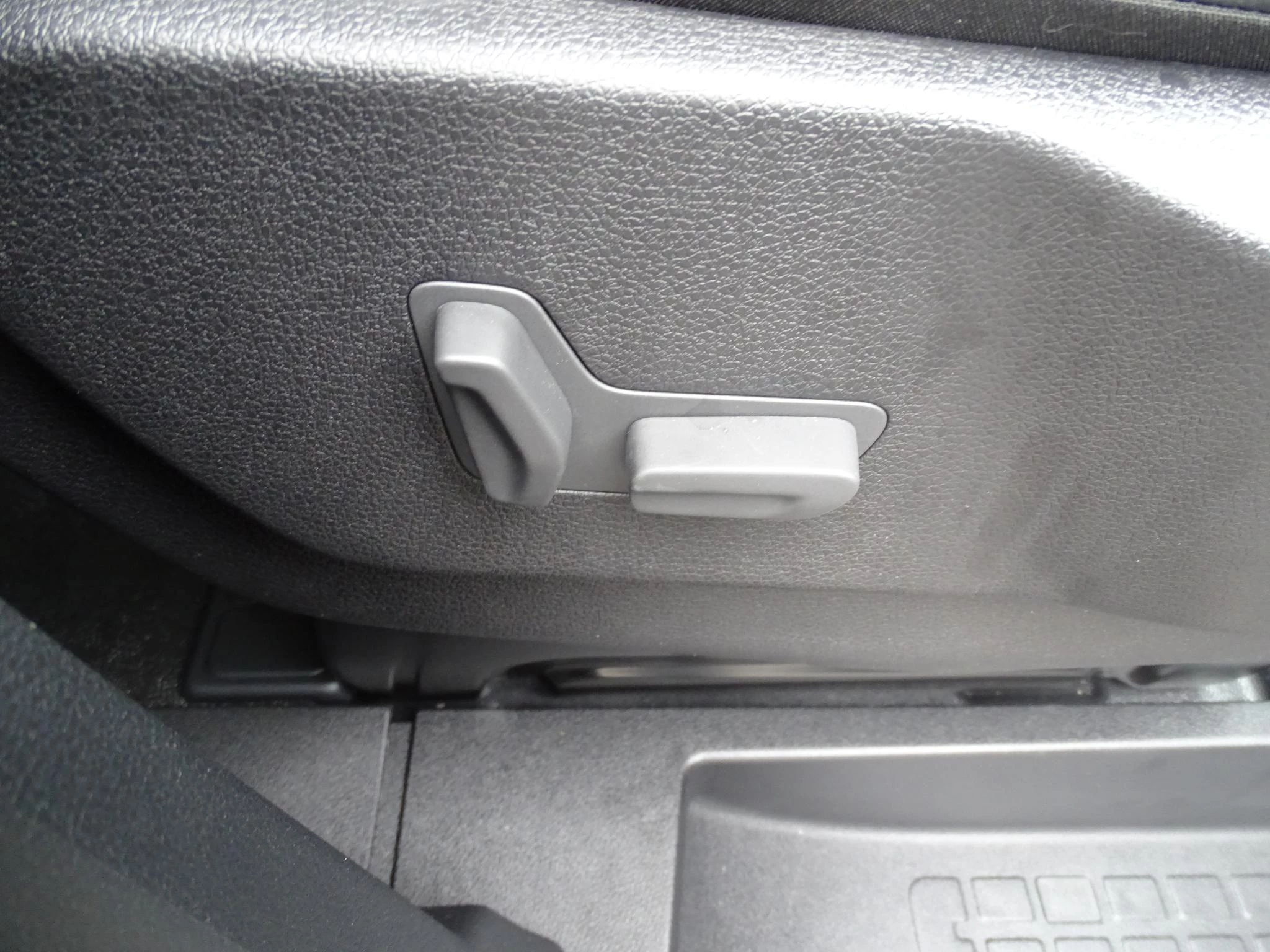 Opel Vivaro 2.0 BlueHDi 180 S&S EAT8 €6.4 DC L3H1