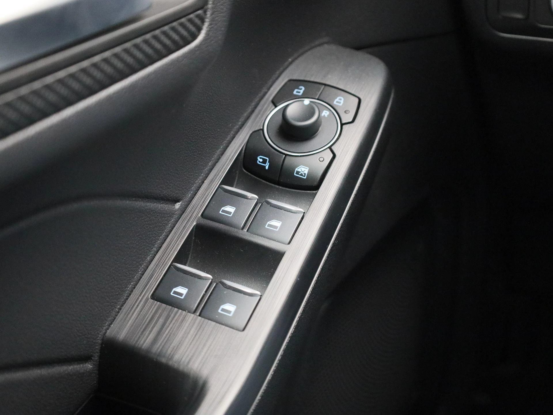 Ford-Kuga-image-28