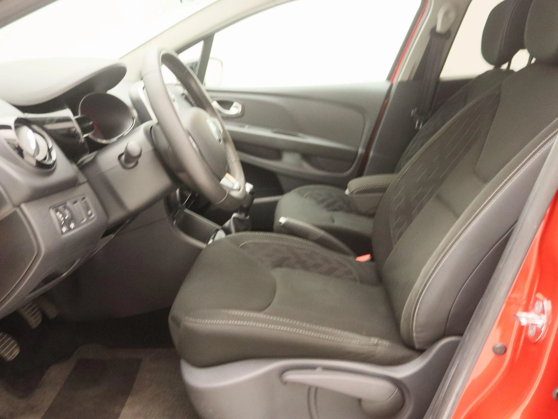 Renault-Clio-image-10