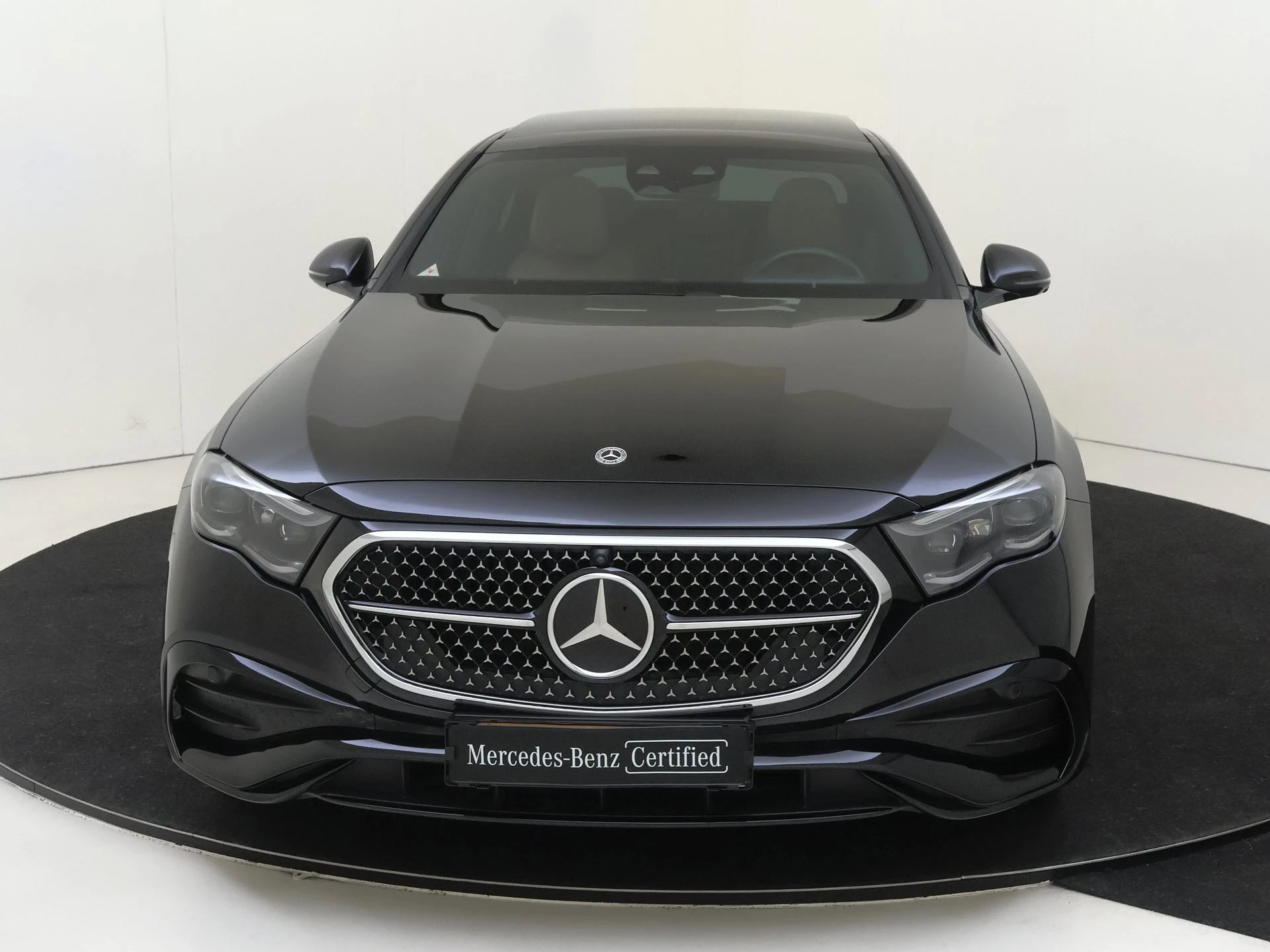 Mercedes-Benz-E-Klasse-image-7
