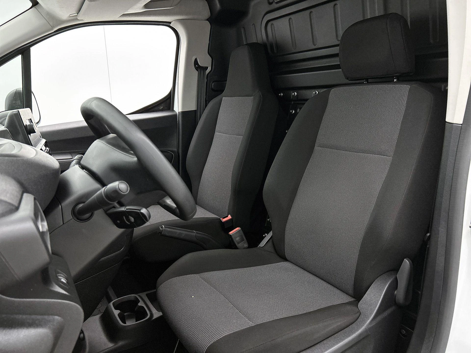 Peugeot-Partner-image-31