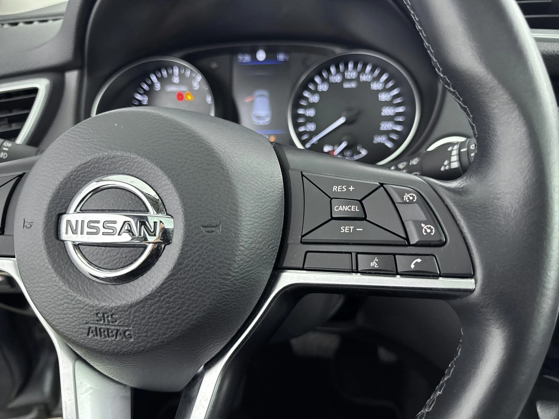 Nissan-QASHQAI-image-5