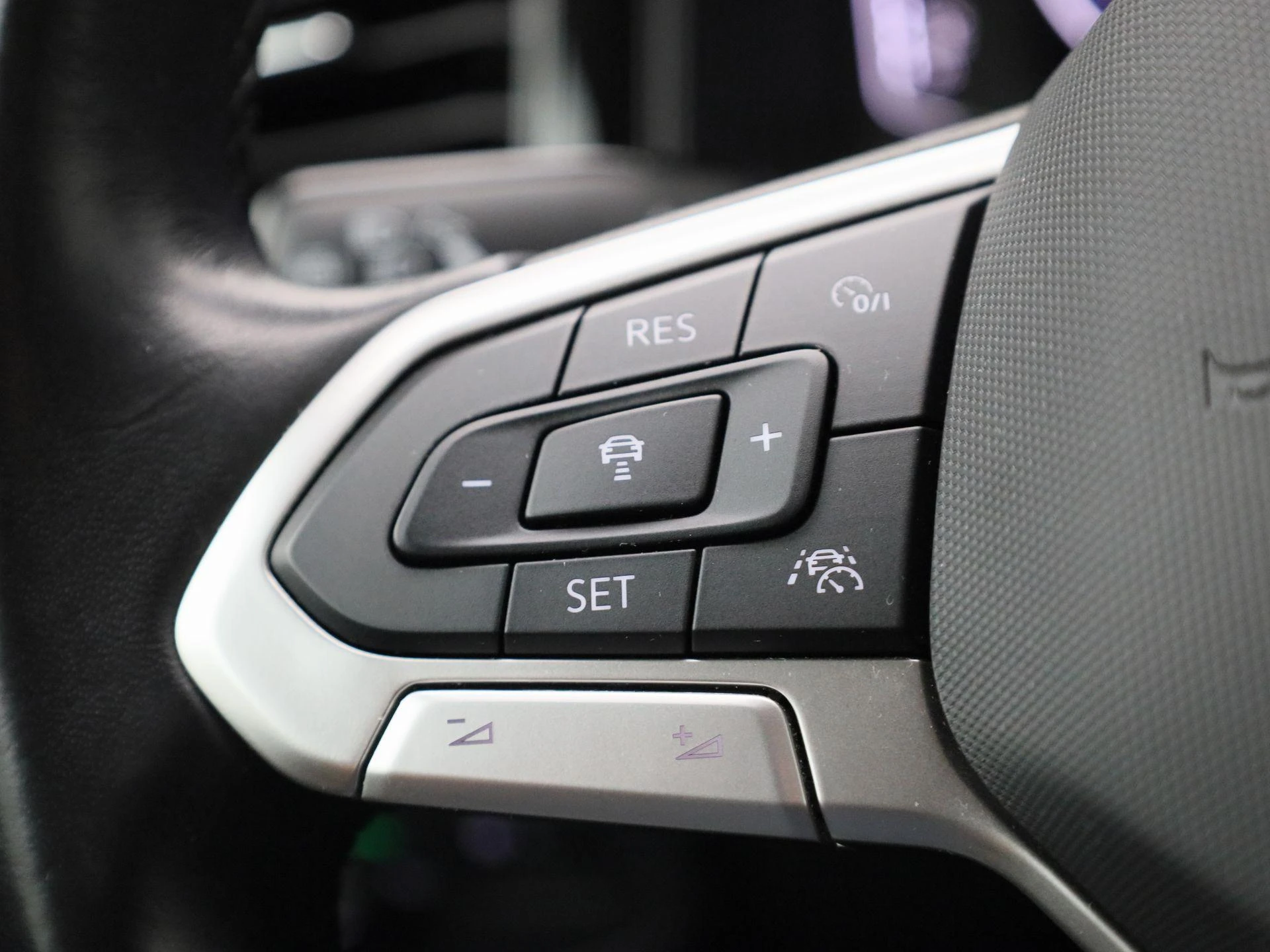 Volkswagen-Polo-image-16