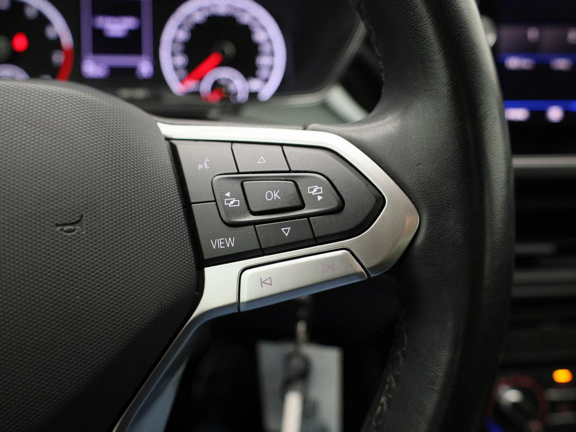 Volkswagen-T-Cross-image-14