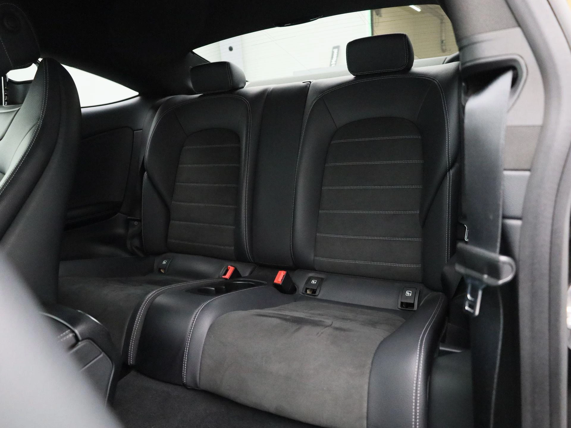 Mercedes-Benz-C-Klasse-image-10