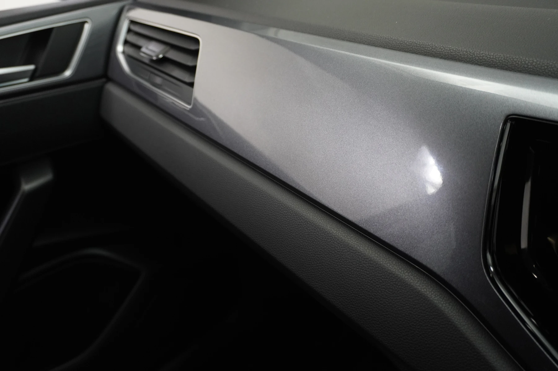 Volkswagen-Polo-image-21