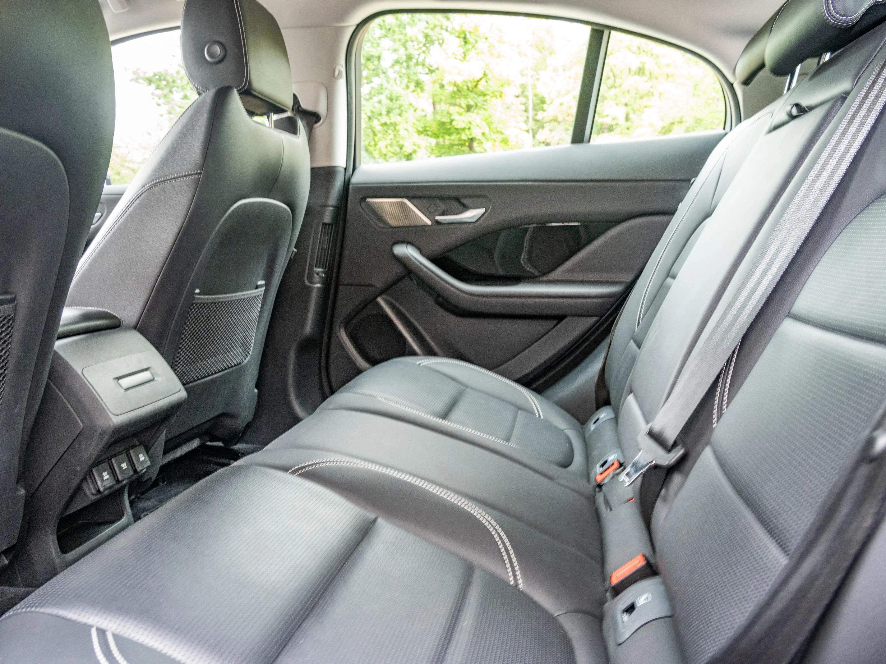 Jaguar-I-PACE-image-15