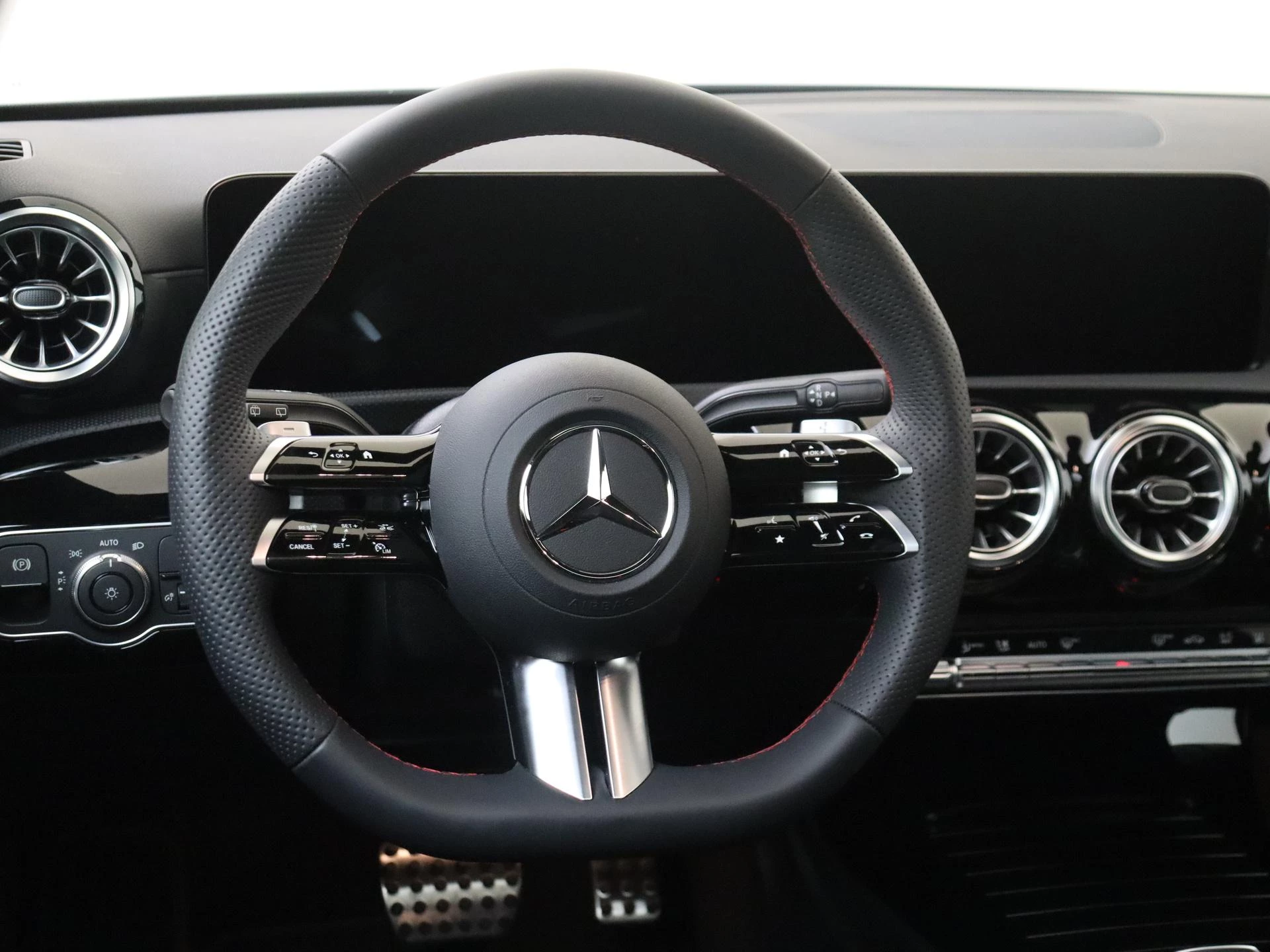 Mercedes-Benz-A-Klasse-image-9