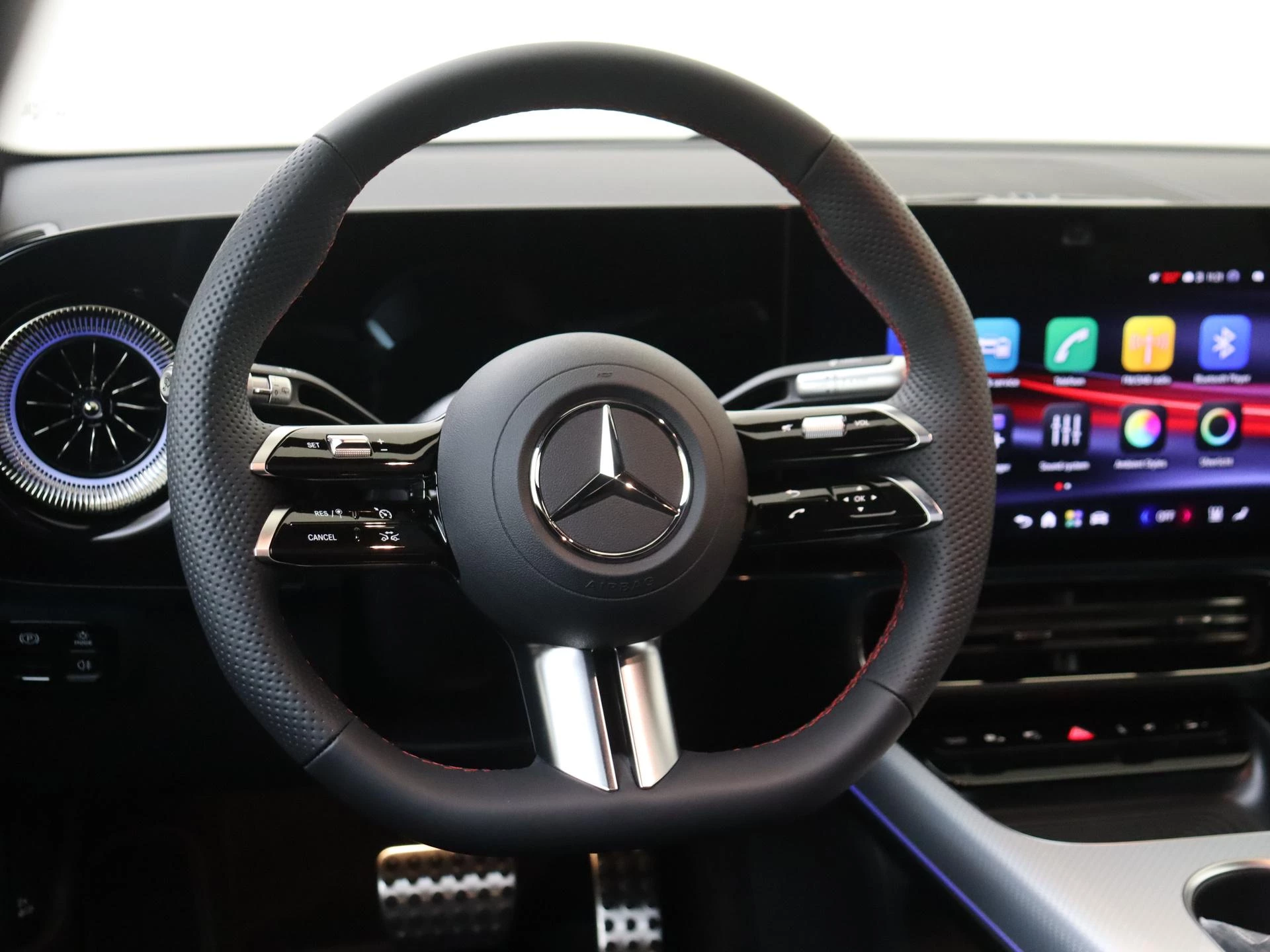 Mercedes-Benz-CLA-image-9