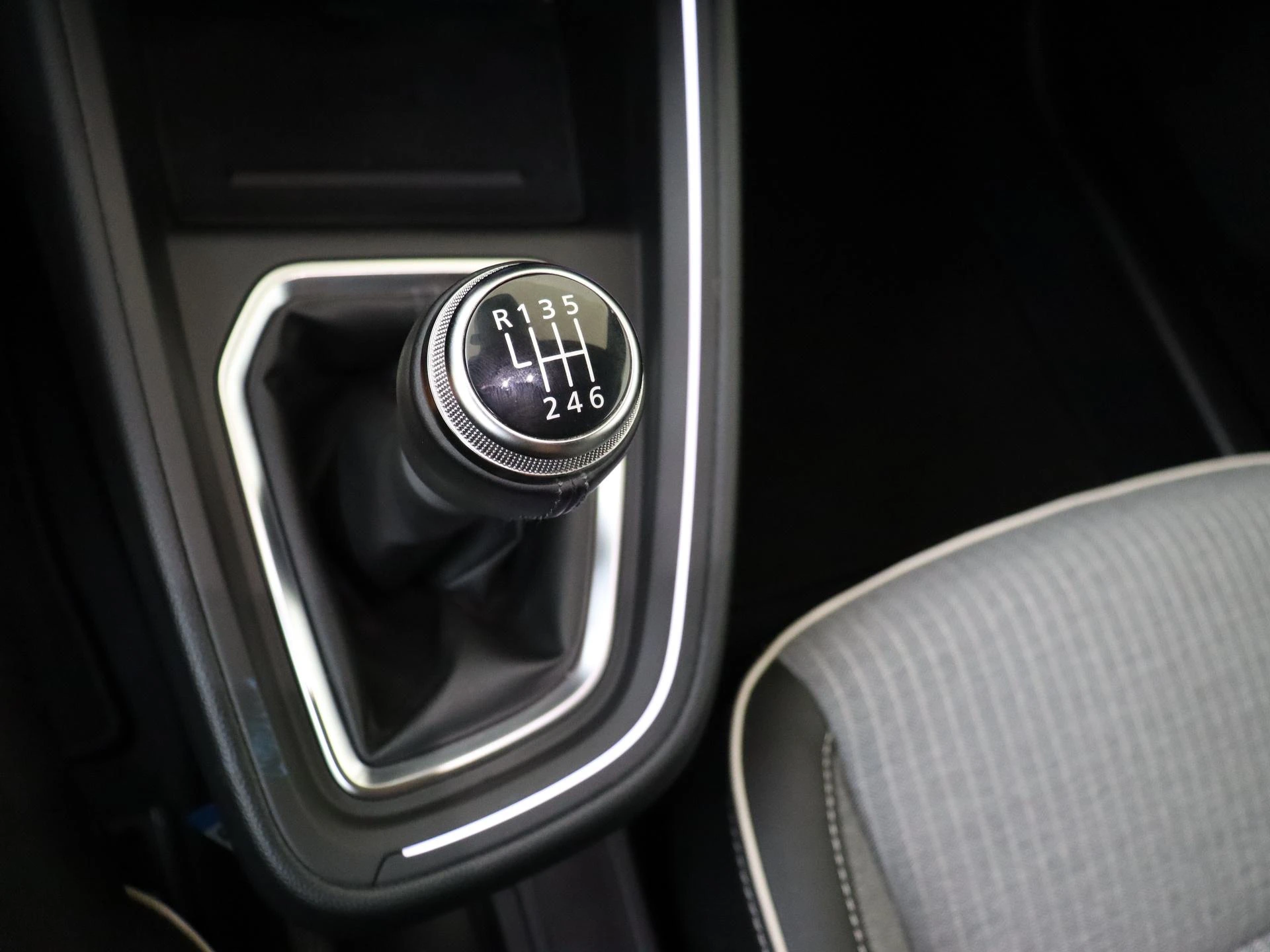 Renault-Clio-image-13