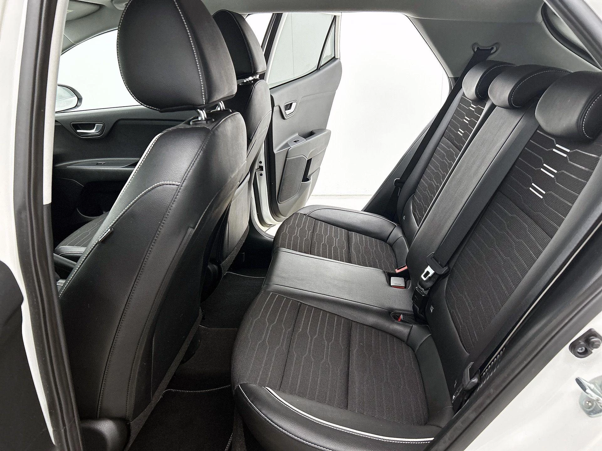 Kia-Stonic-image-26