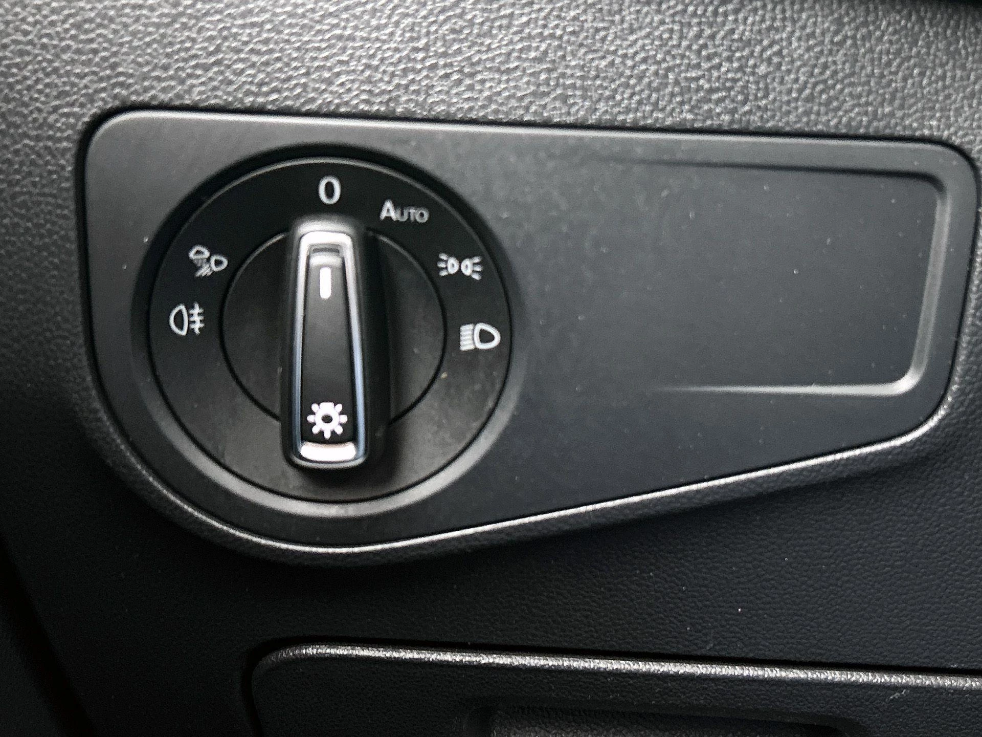 Volkswagen-Tiguan-image-23