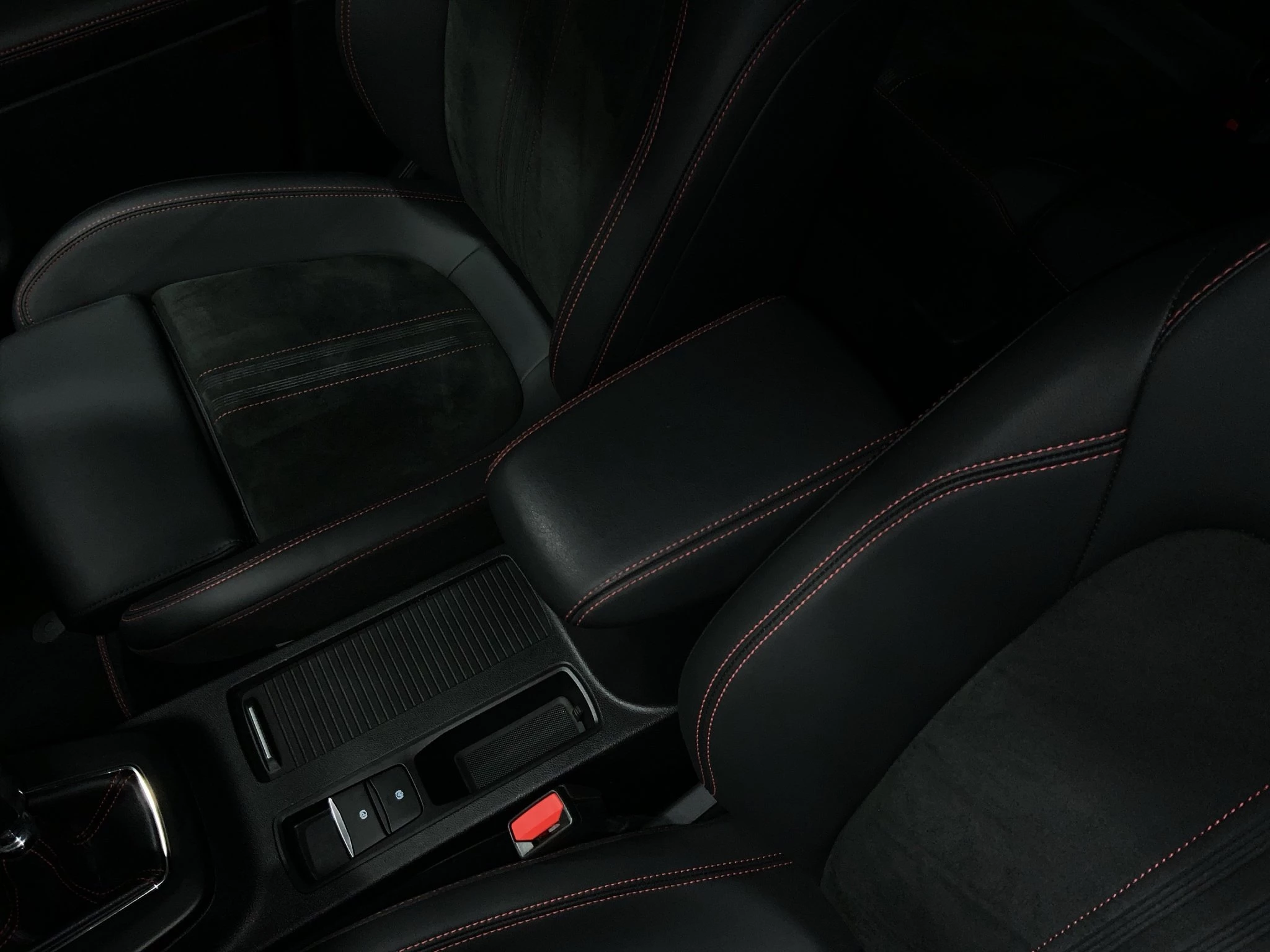 Ford Kuga ST-Line X*PANO*AHK*LED-MATRIX*360GRAD*ACC*NAVI*SOUND-SYS.