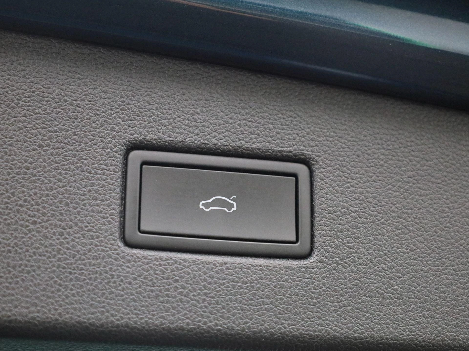 Volkswagen-Tiguan-image-17