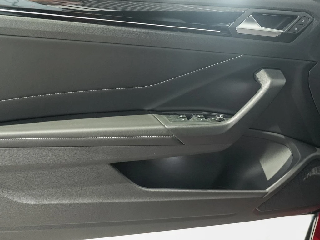 Volkswagen-T-Roc-image-14