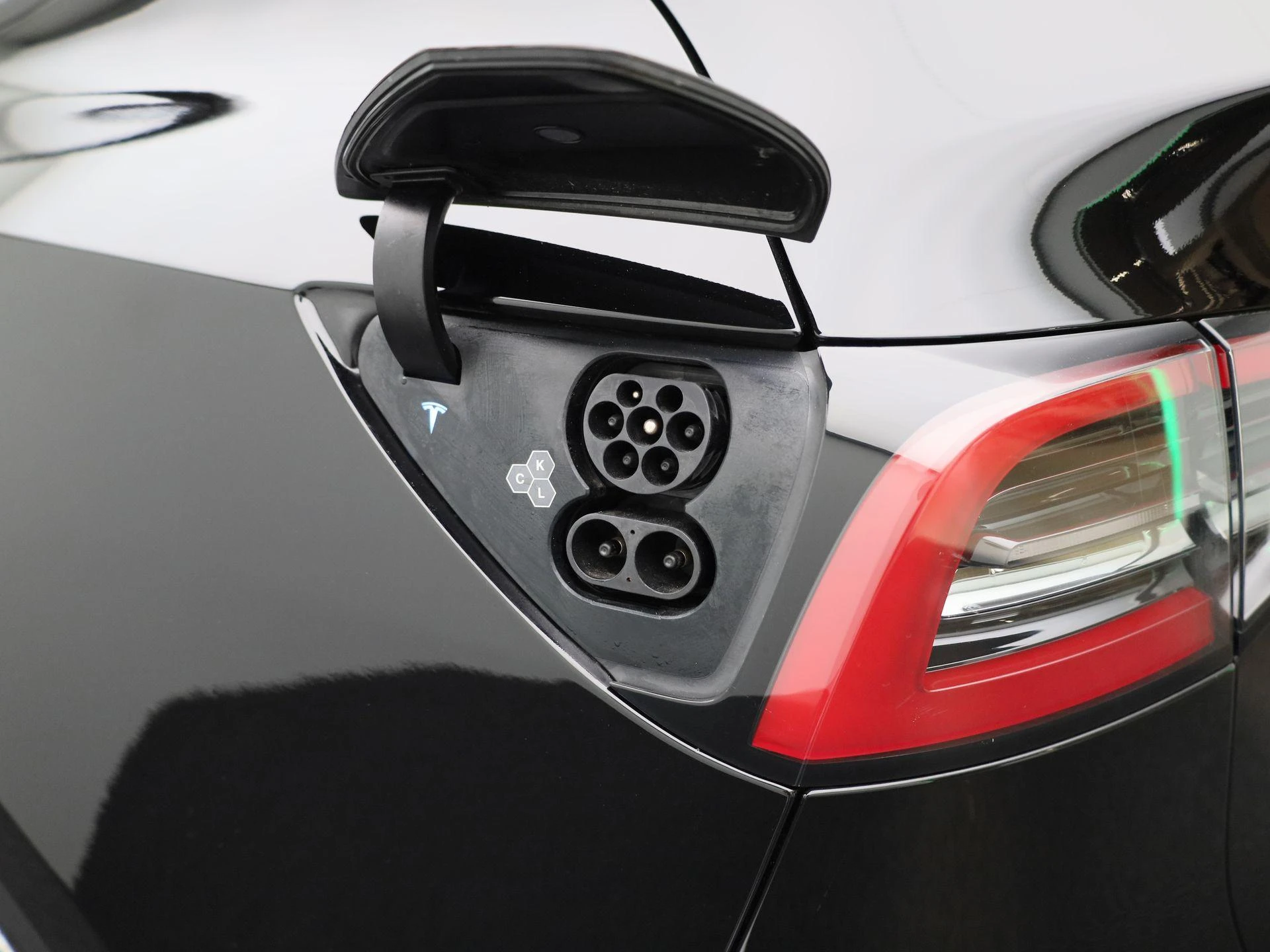 Tesla-Model Y-image-25