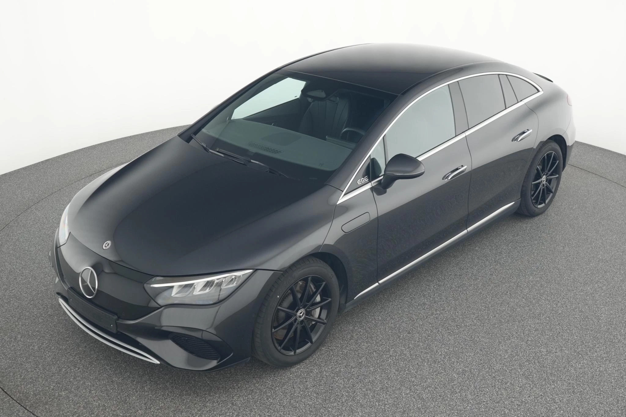 Mercedes-Benz-EQE-image-2