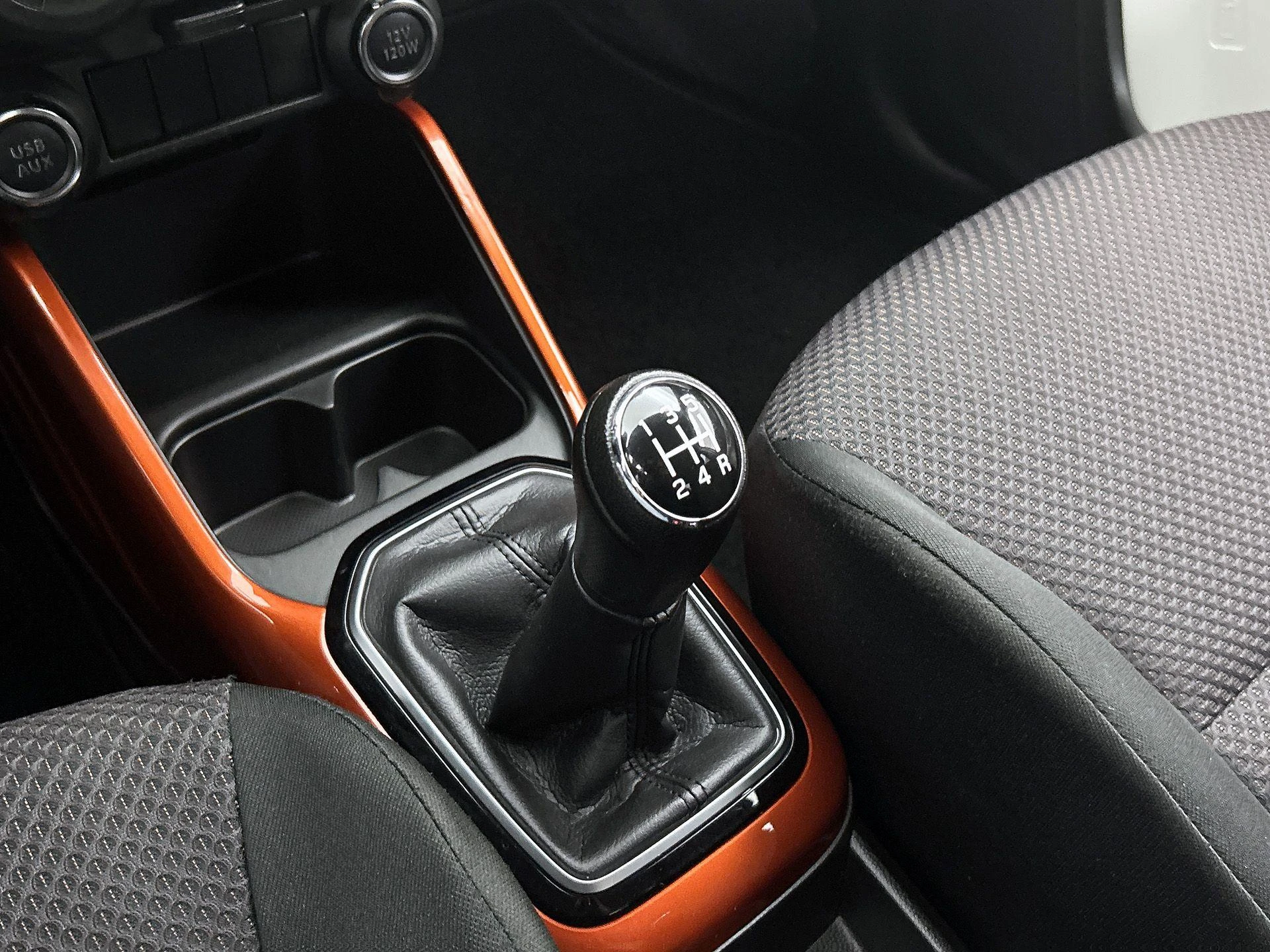 Suzuki-Ignis-image-13
