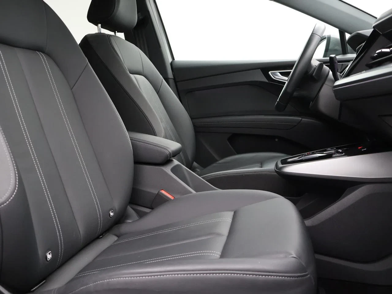 Audi-Q4 e-tron-image-3