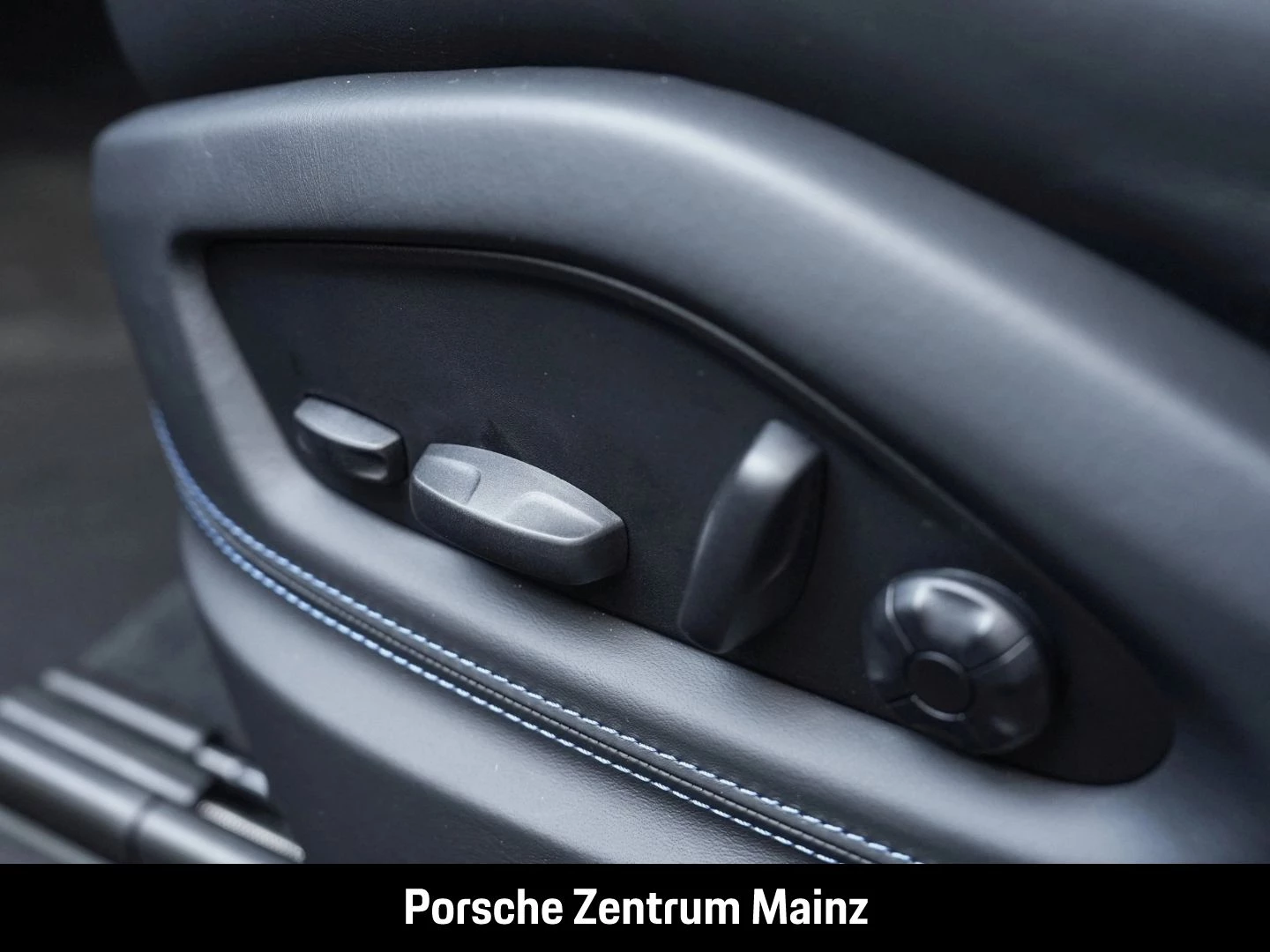 Porsche-Cayenne-image-25