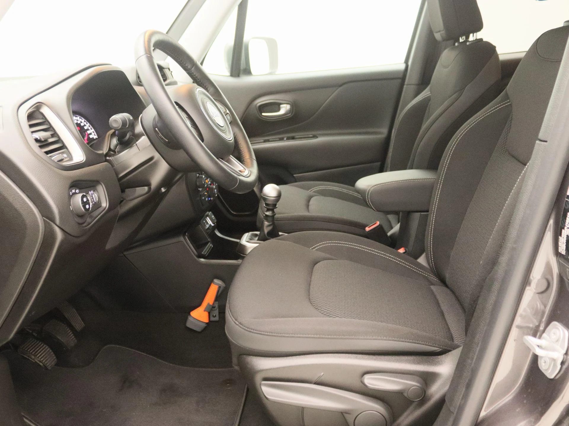 Jeep-Renegade-image-11