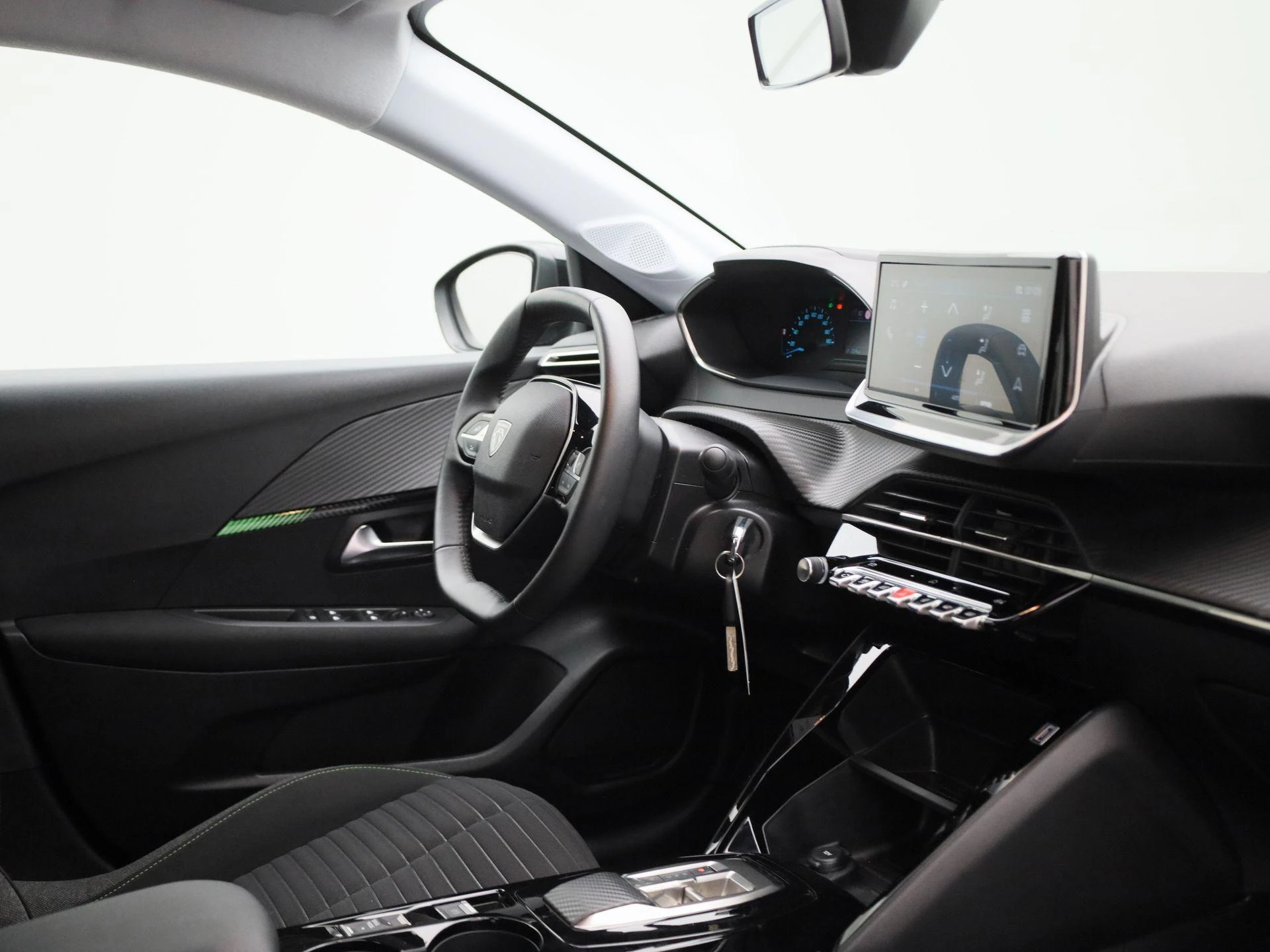 Peugeot-e-208-image-33