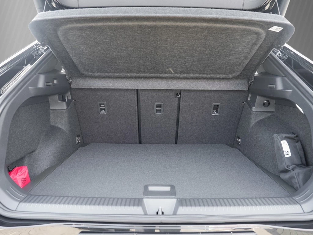 Volkswagen T-Roc R-Line 1.5 l eTSI OPF 110 kW (150 PS)