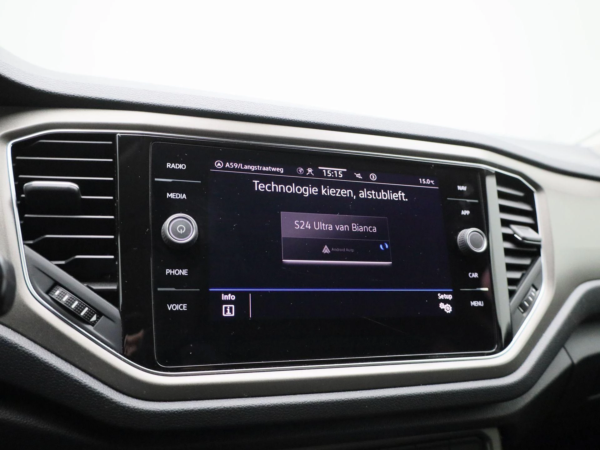 Volkswagen-T-Roc-image-23