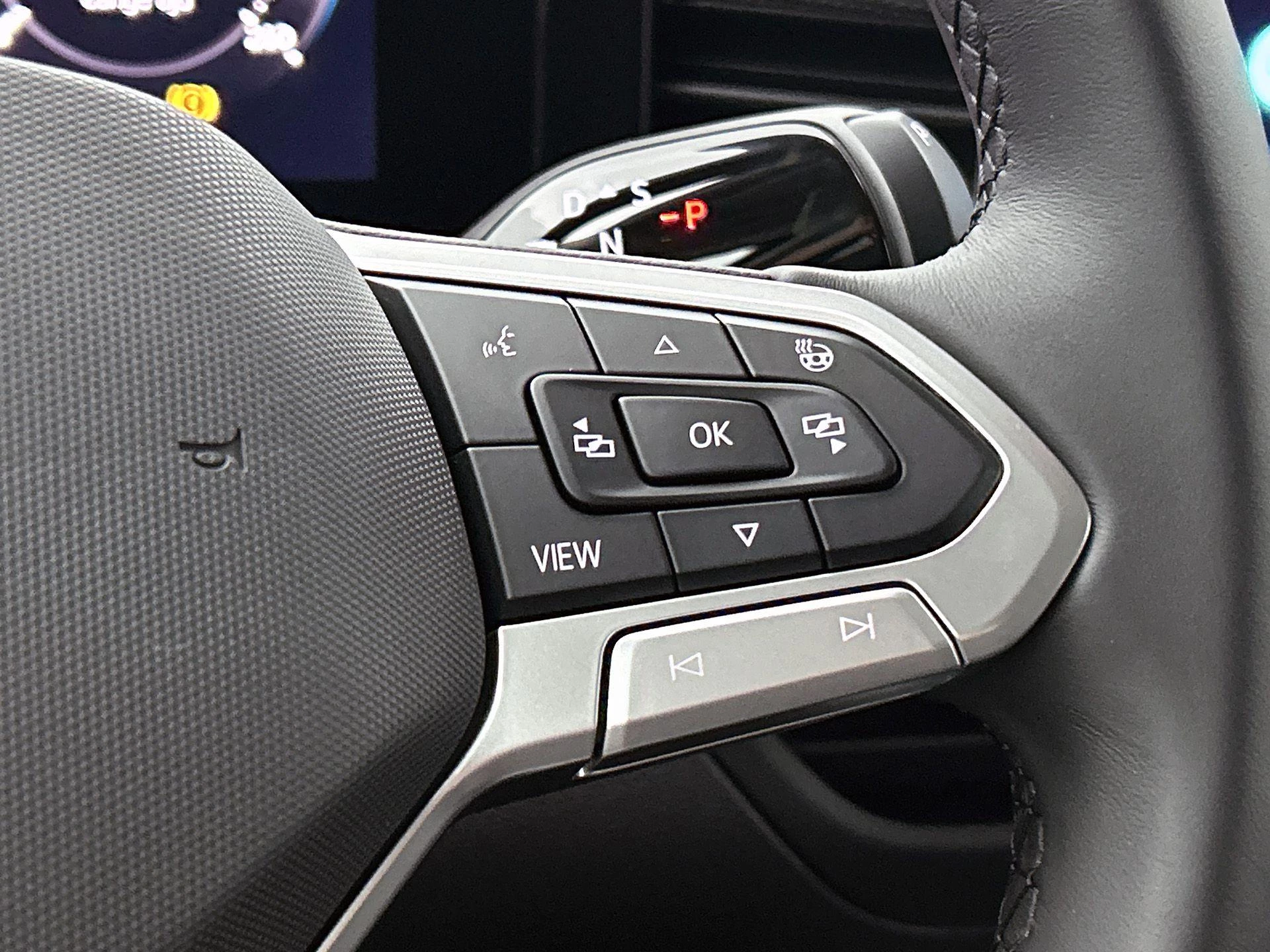 Volkswagen-T-Roc-image-22