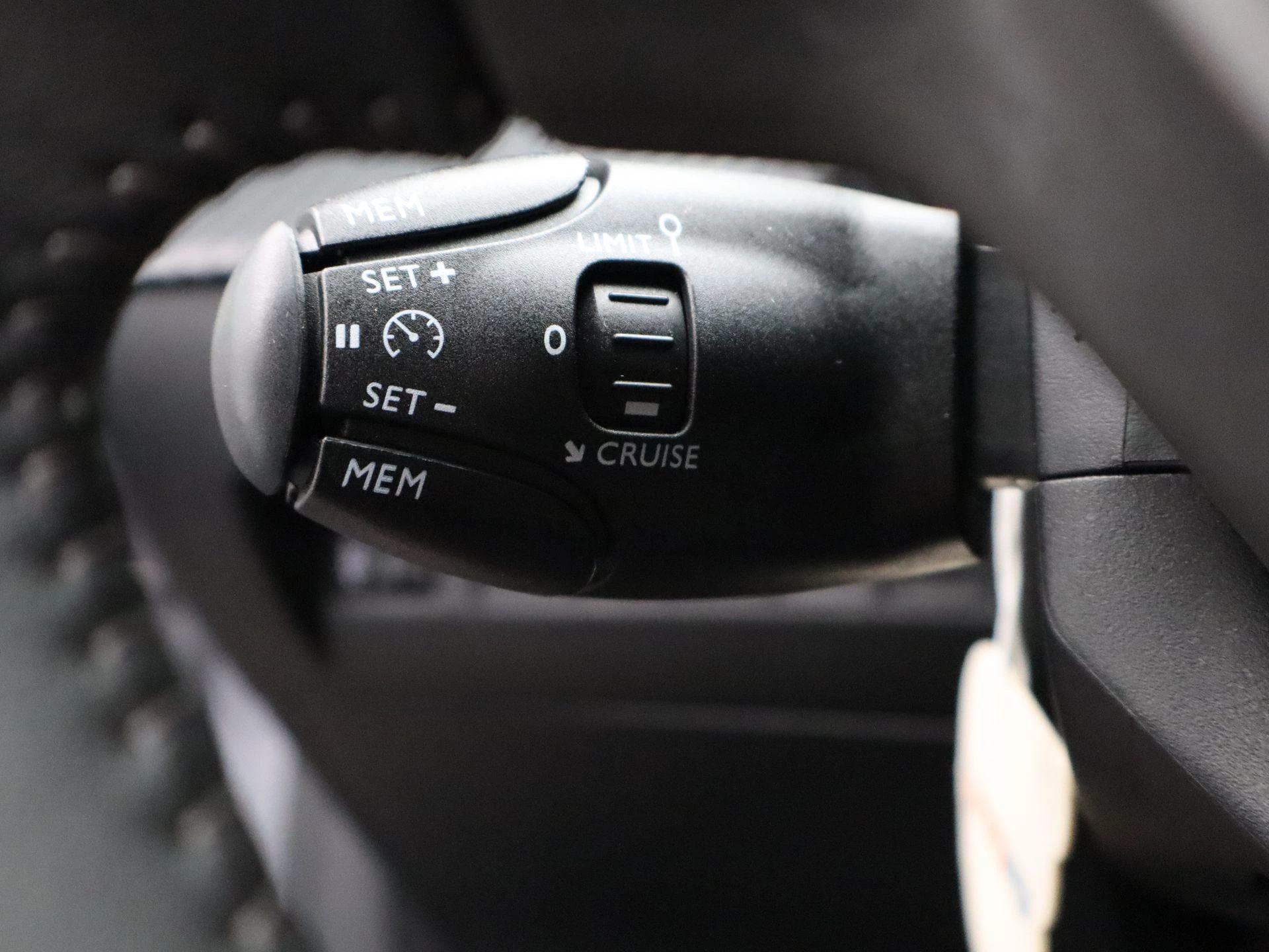 Peugeot 208 1.2 PureTech 100 Allure