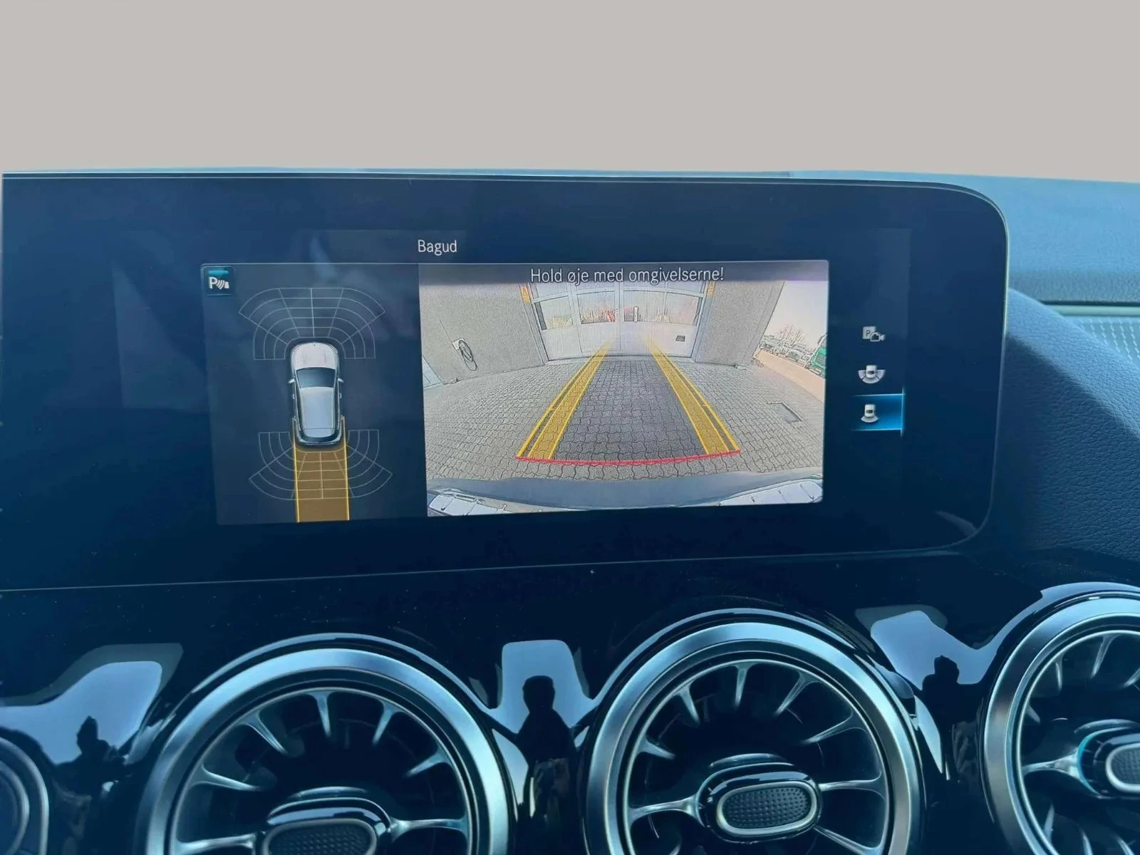 Mercedes-Benz-EQA-image-10