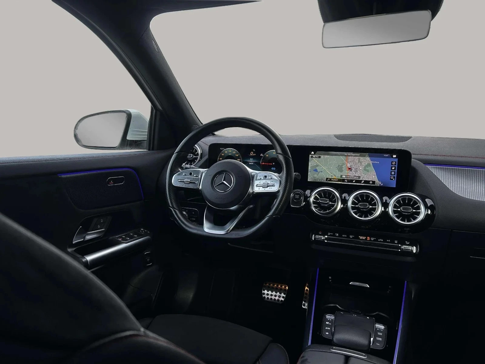 Mercedes-Benz-EQA-image-16