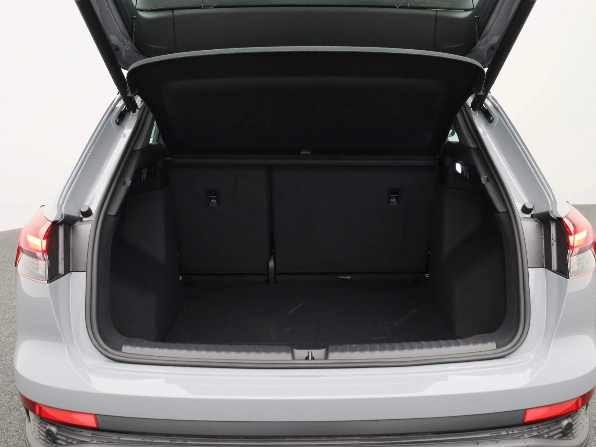 Audi-Q4 e-tron-image-13