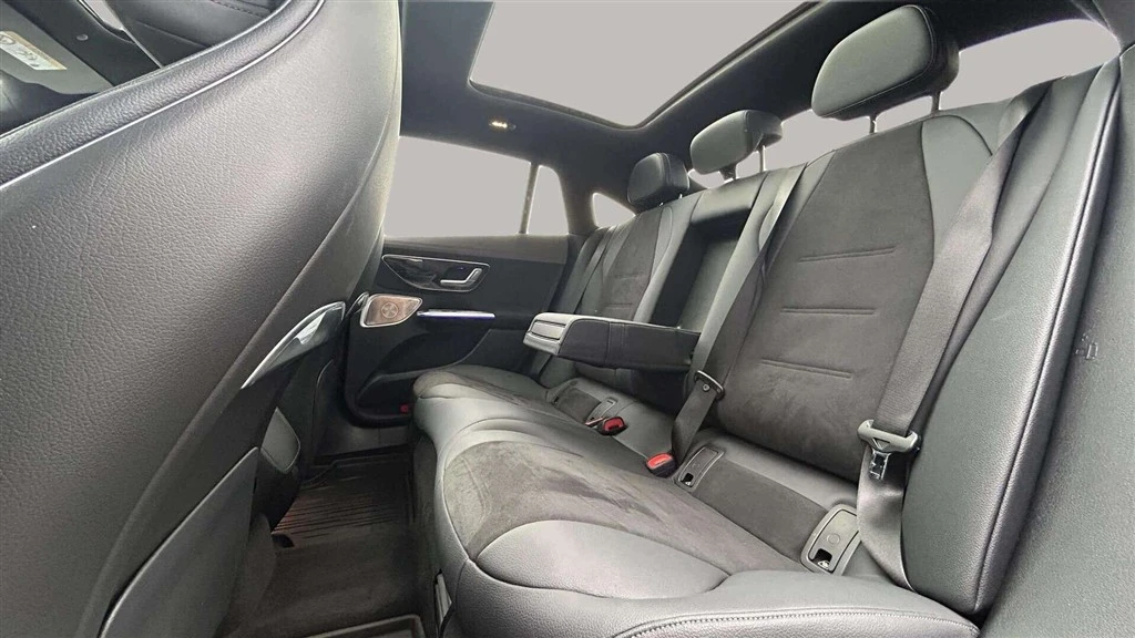 Mercedes-Benz-EQE-image-22