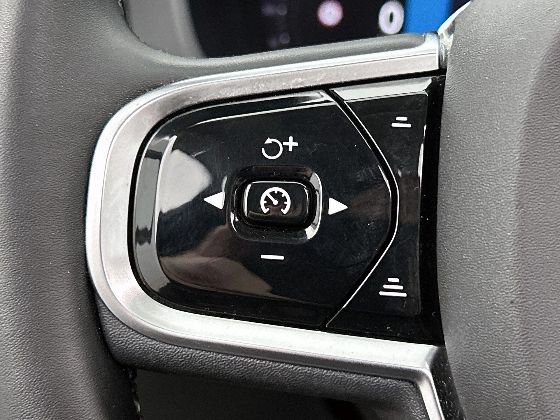 Volvo-XC60-image-5