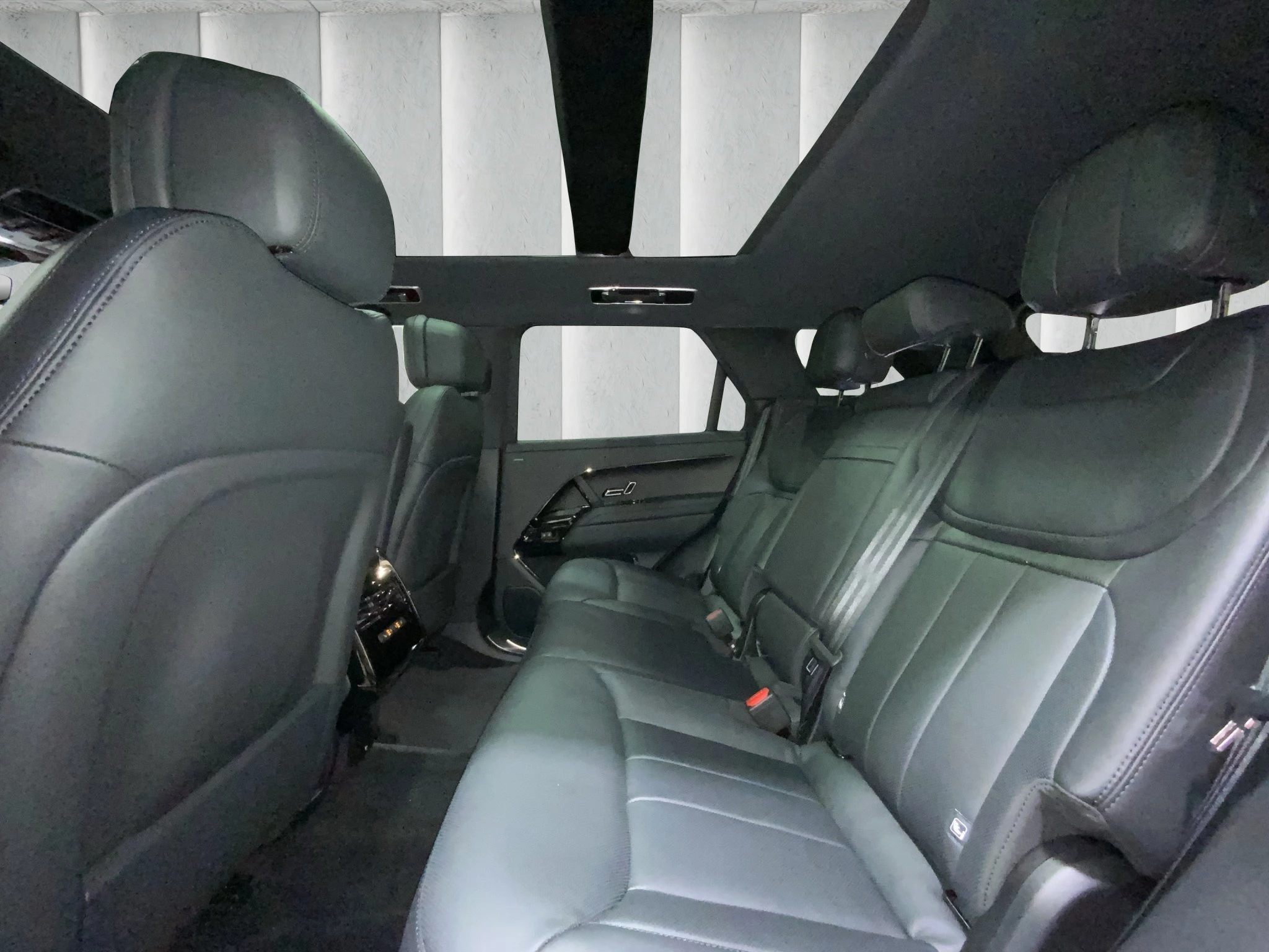 Land Rover Range Rover Sport DYNAMIC SE 3.0 P460e PHEV AWD Automatik Geländewagen. 338 kW. 5-türig