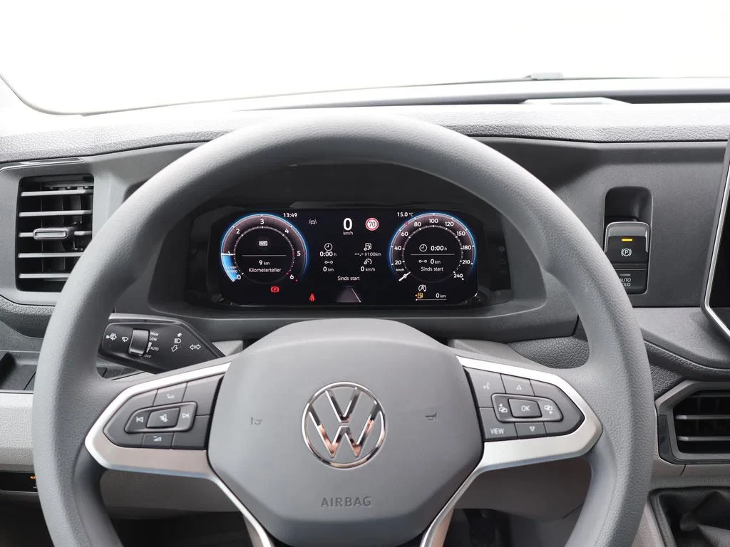 Volkswagen-Crafter-image-11
