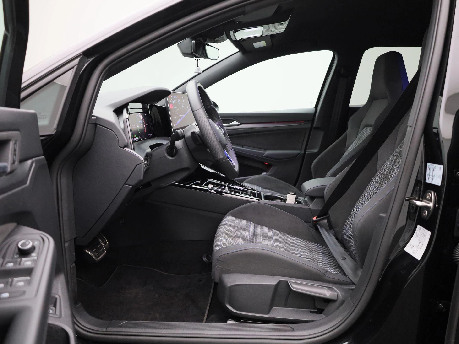Volkswagen-Golf-image-10
