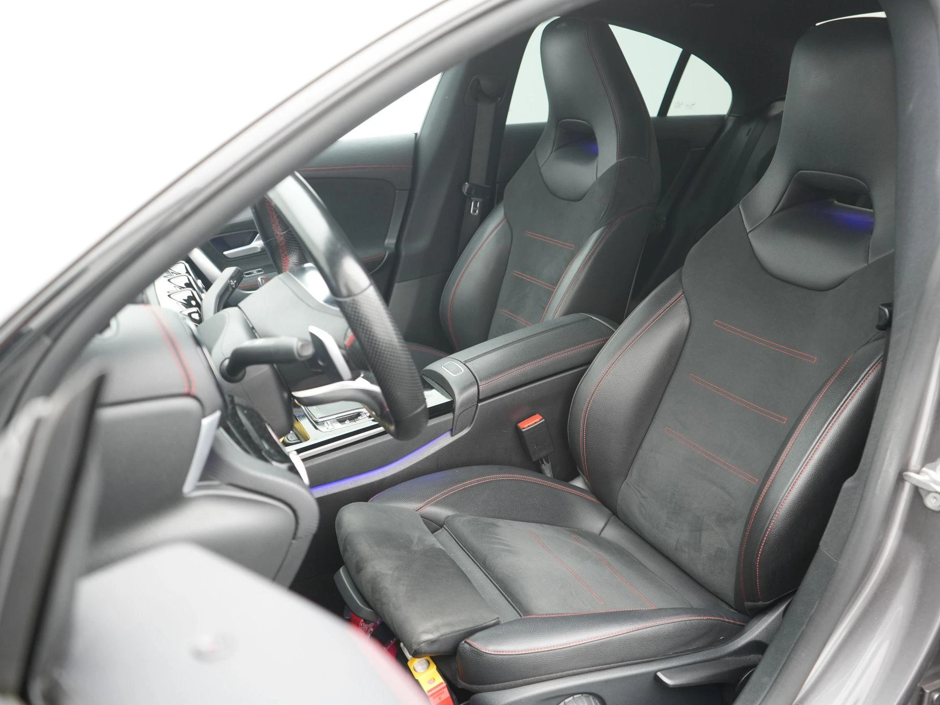 Mercedes-Benz-CLA-image-8