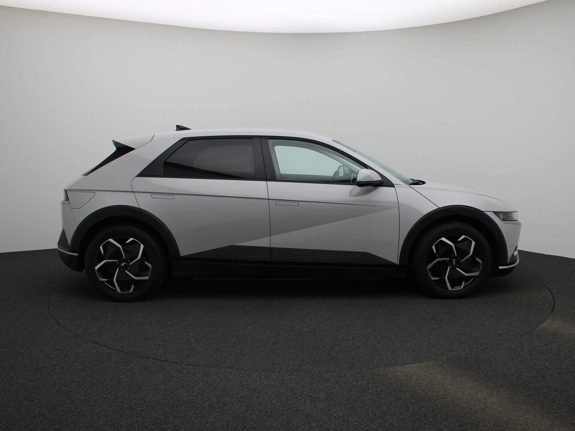 Hyundai-IONIQ 5-image-5