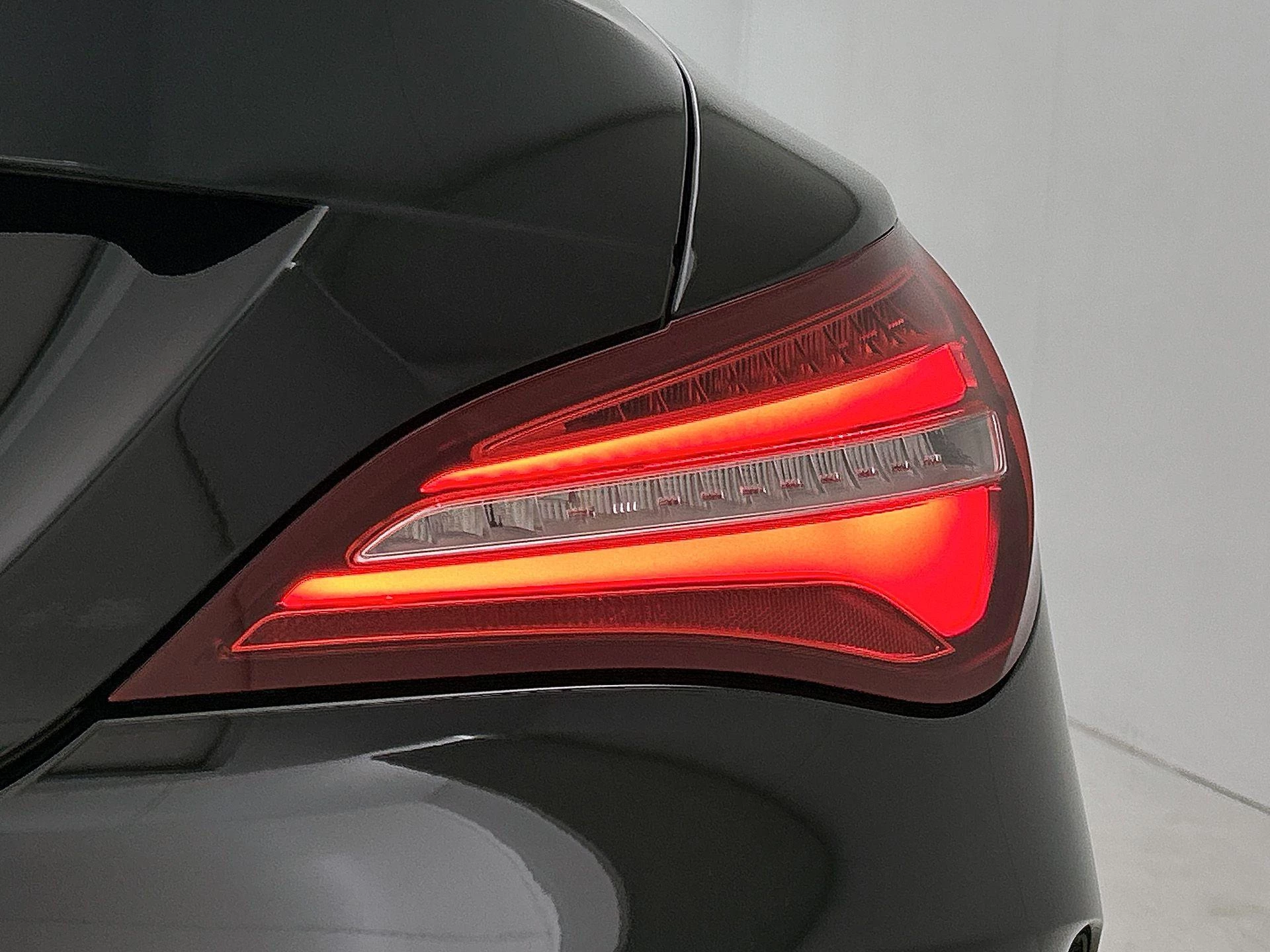 Mercedes-Benz CLA 180 Business Solution AMG Upgrade Edition