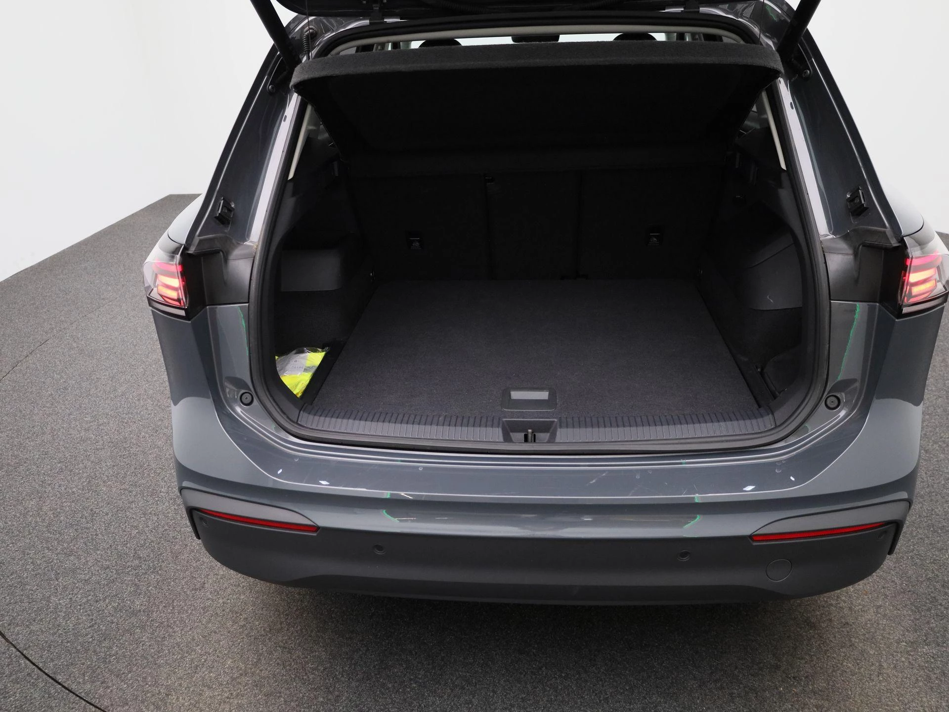 Volkswagen-Tiguan-image-10