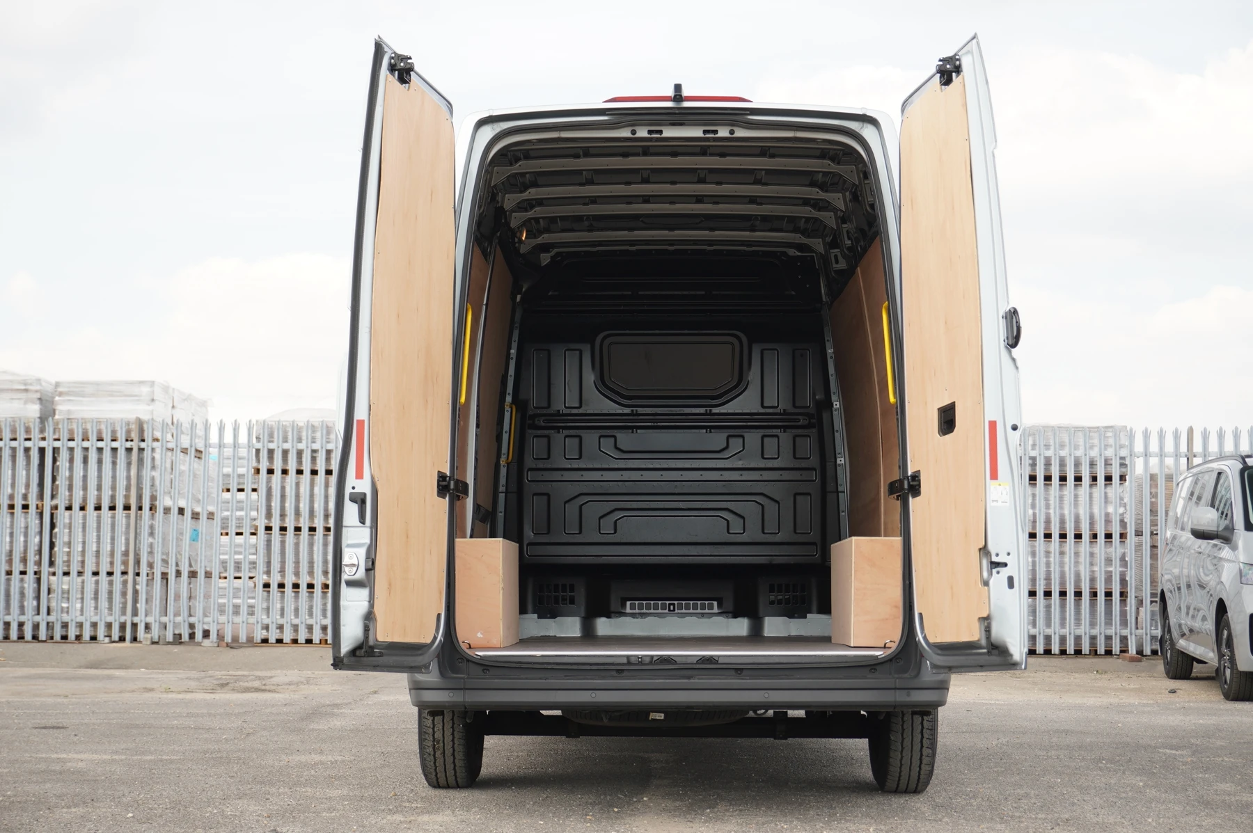 Volkswagen-Crafter-image-21