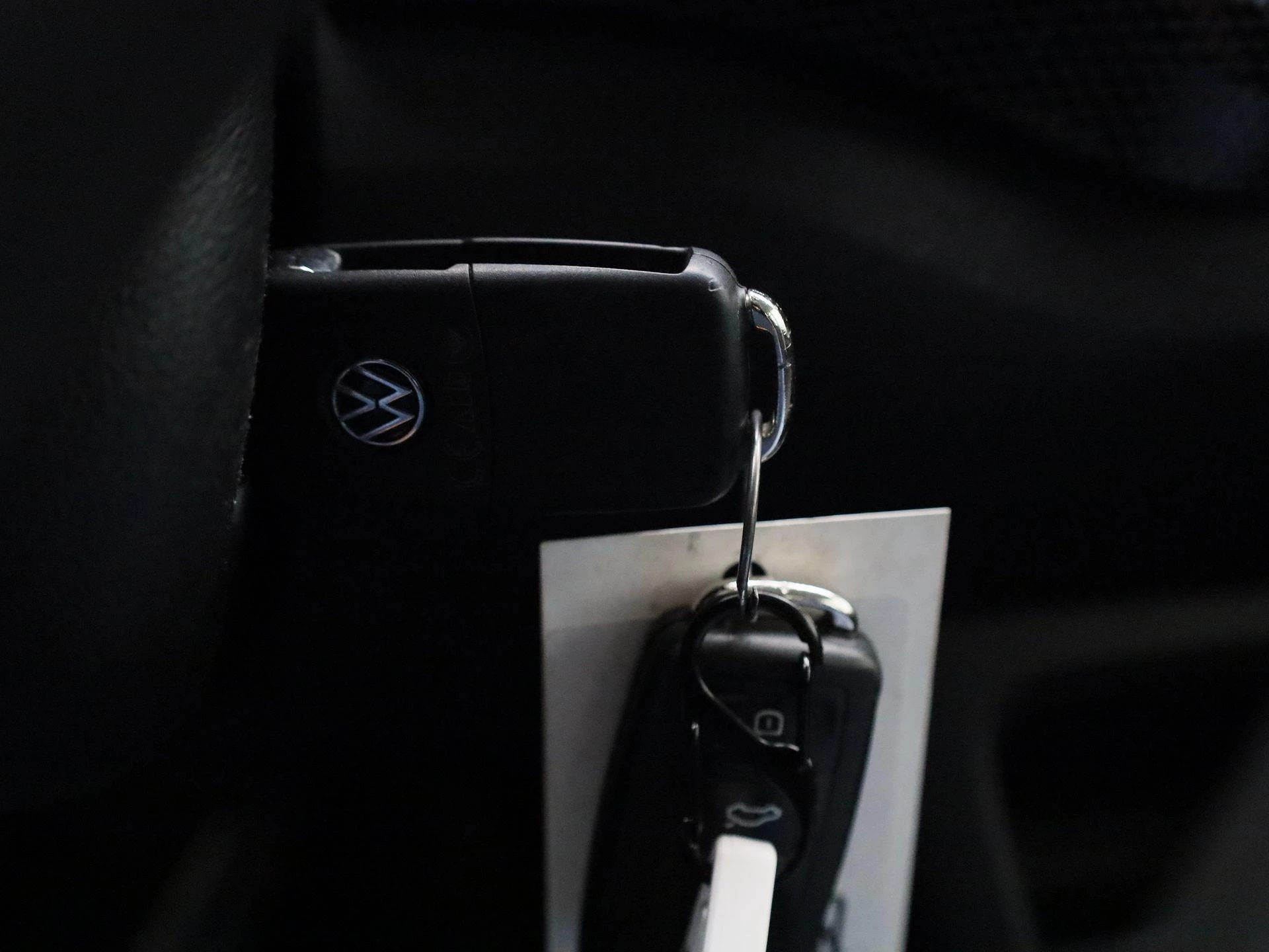 Volkswagen-up!-image-14