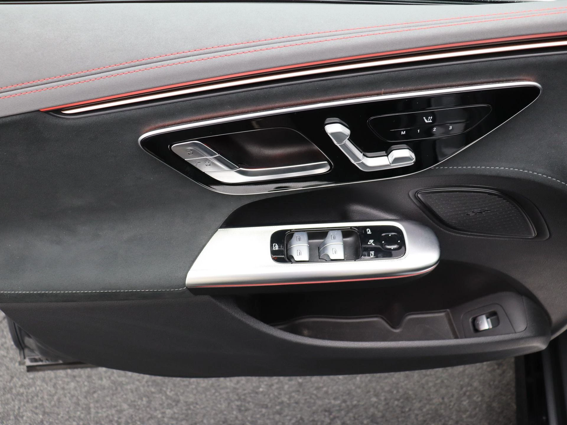 Mercedes-Benz EQE 300 AMG Line + AIRMATIC + PANORAMISCH DAK +