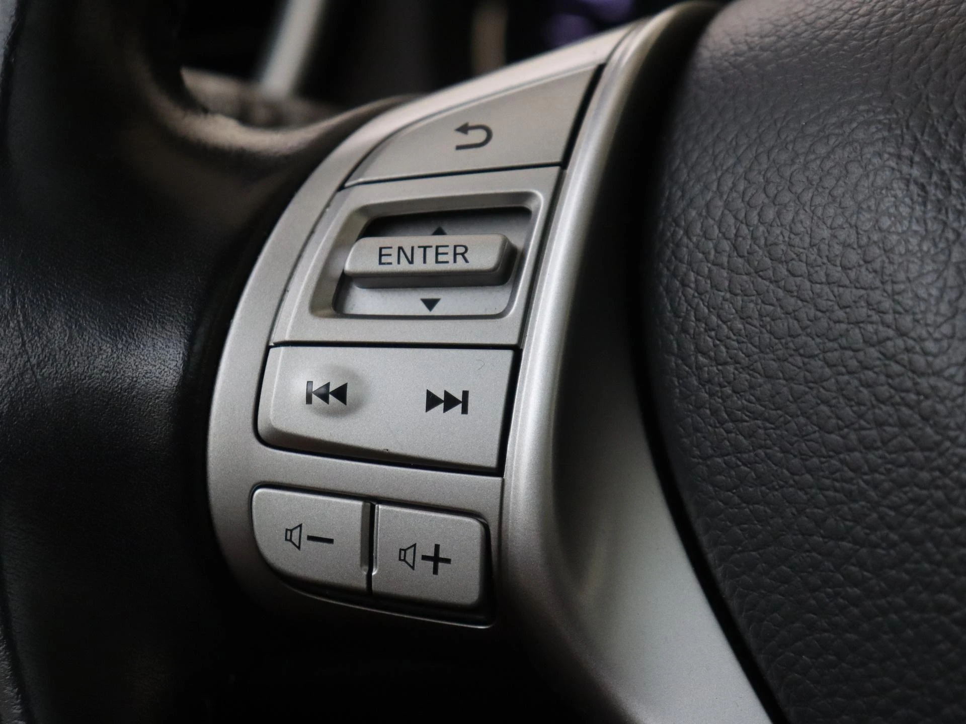 Nissan-QASHQAI-image-11