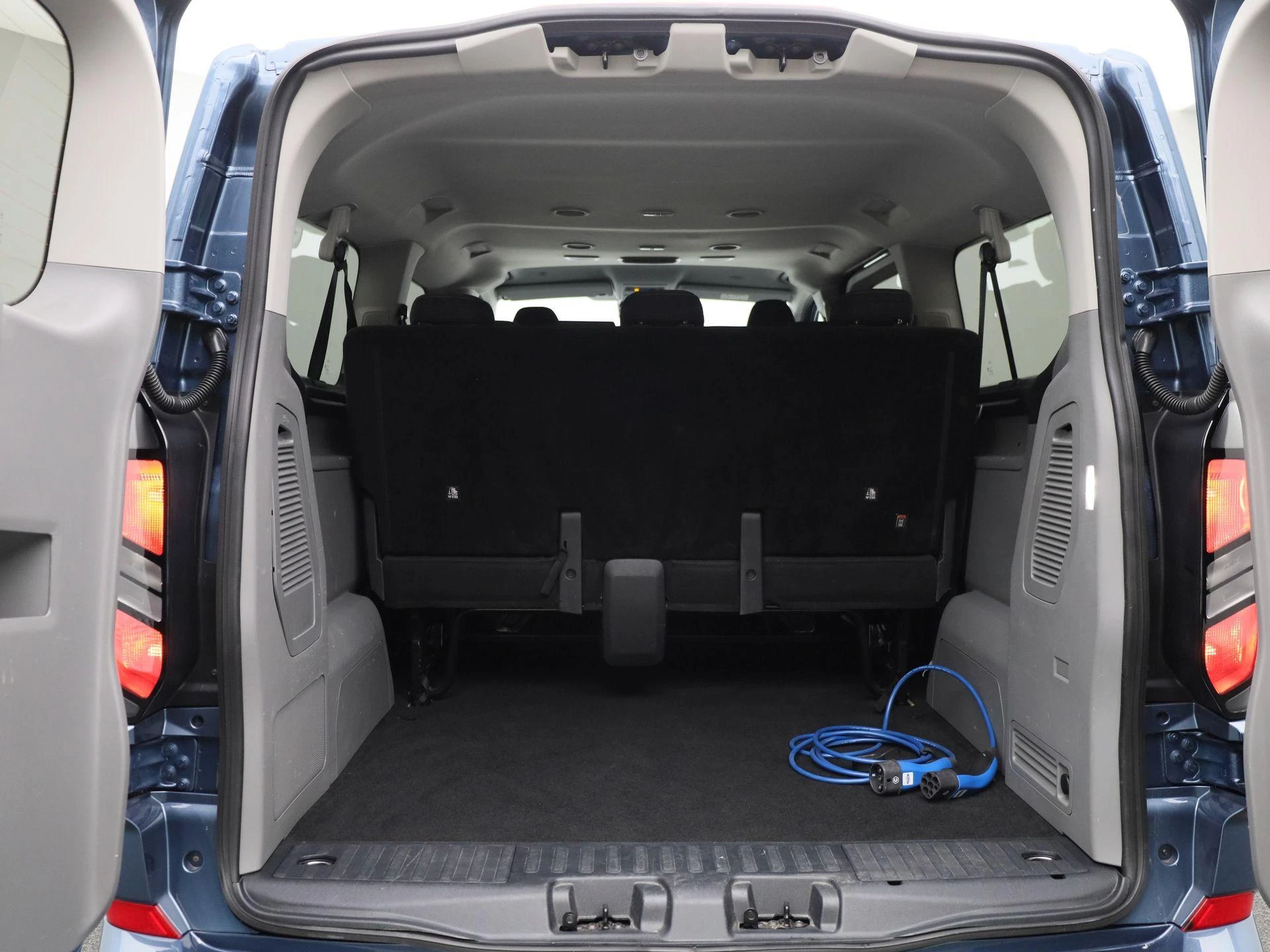 Ford-Transit Custom-image-12