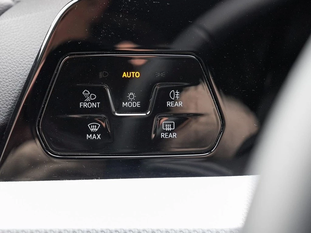 Volkswagen Golf VIII Variant 1,5 TSI Goal,AHK,LED,ACC,ALU Navi,Apple Car Play,Lenkrad/Sitzheizung