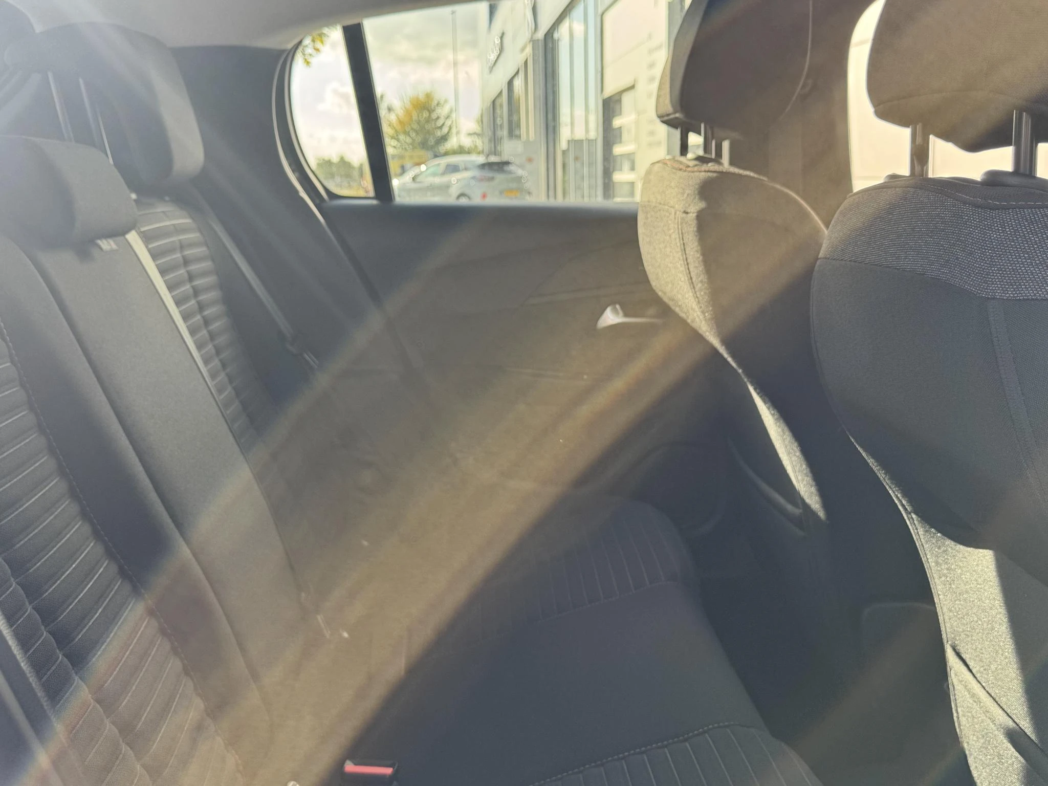 Peugeot-208-image-26